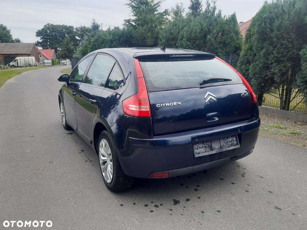 Citroën C4 1.6 16V Confort - 4