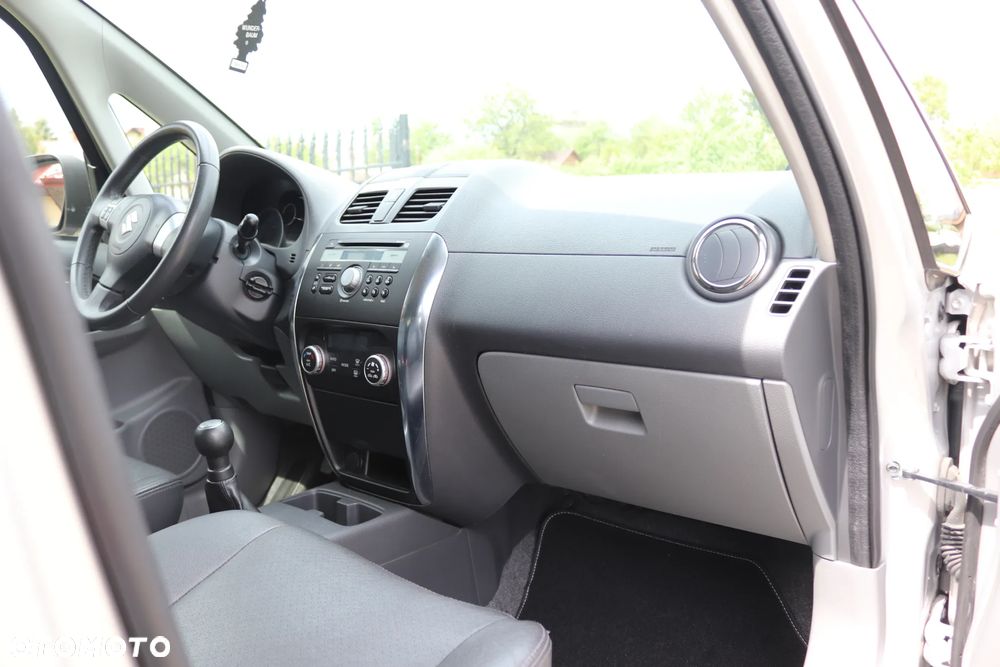 Suzuki SX4 1.6 VVT 4x4 Limited - 33