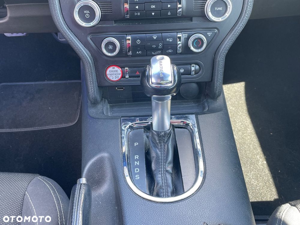 Ford Mustang 3.7 V6 - 12