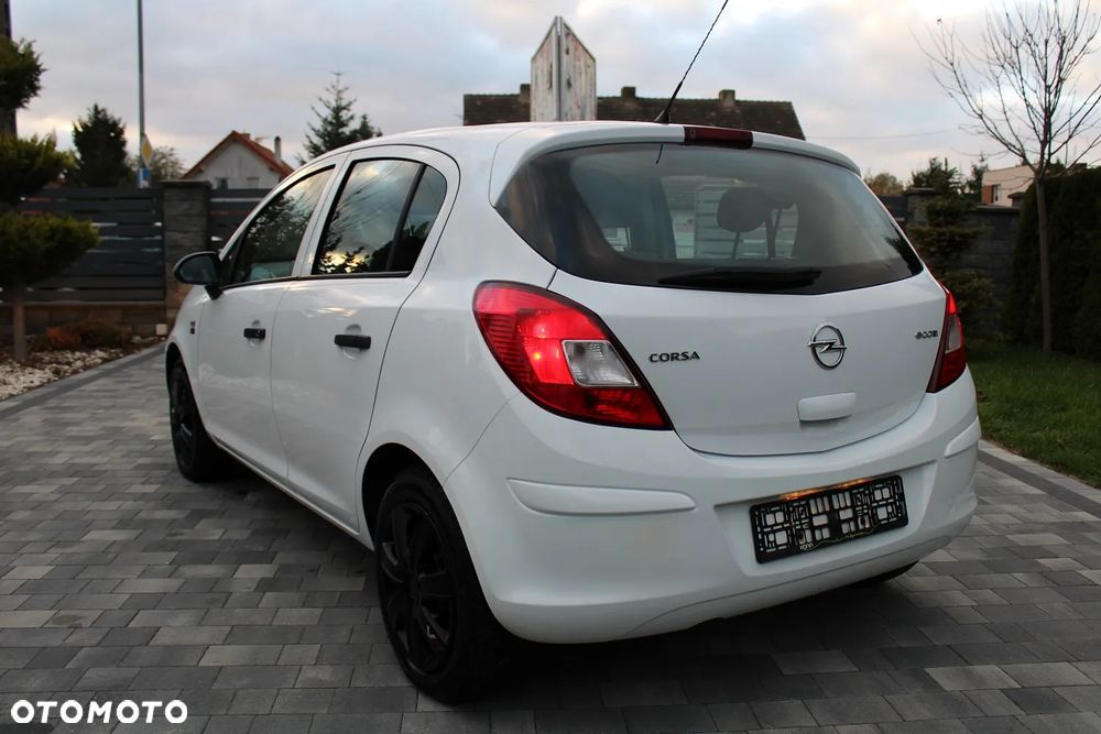 Opel Corsa 1.2 16V Essentia - 7
