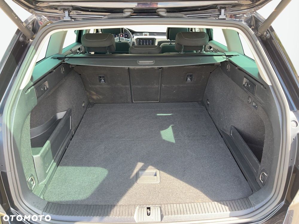 Volkswagen Passat Variant 2.0 TDI Business DSG - 18