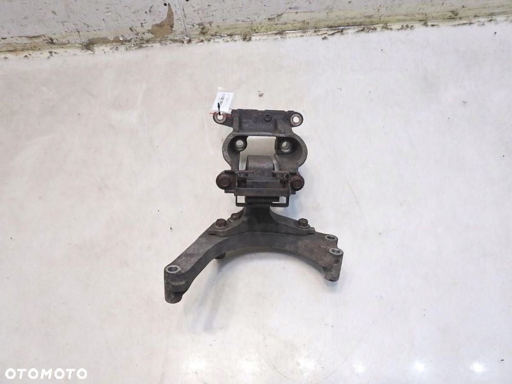 ŁAPA PODUSZKA SILNIKA SUBARU LEGACY V 2.0 D - 3