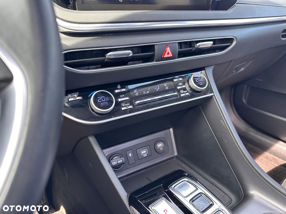 Hyundai Sonata - 26