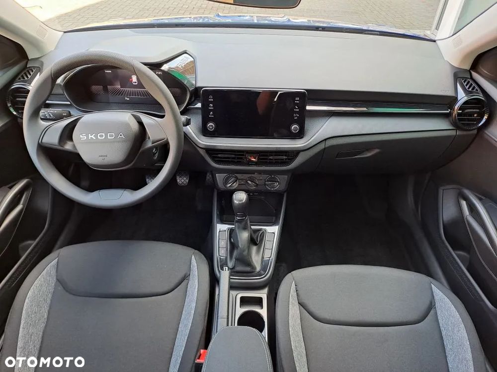 Skoda Fabia 1.0 Essence - 7
