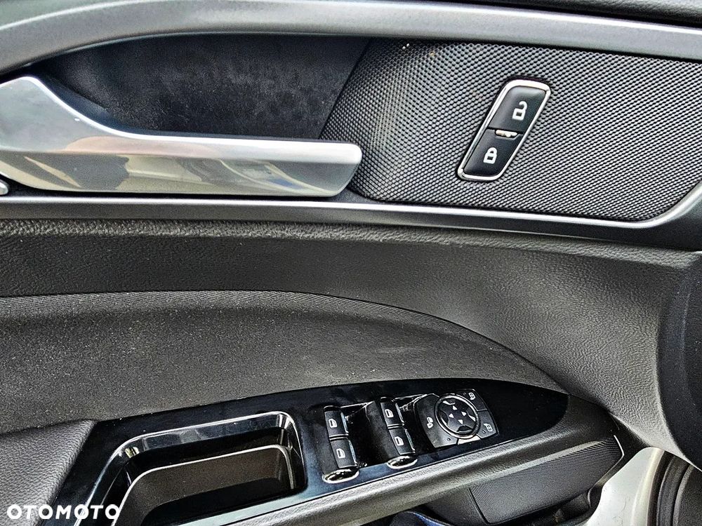Ford Mondeo 2.0 TDCi Silver X (Amb Plus) - 17