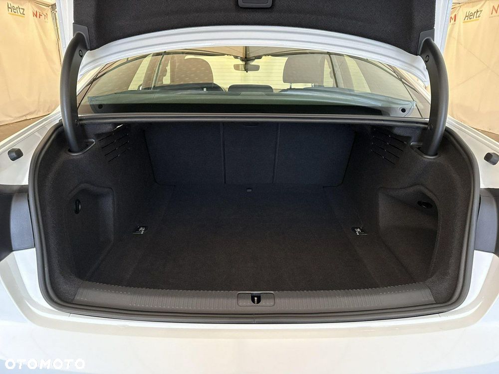 Audi A4 Limousine - 19