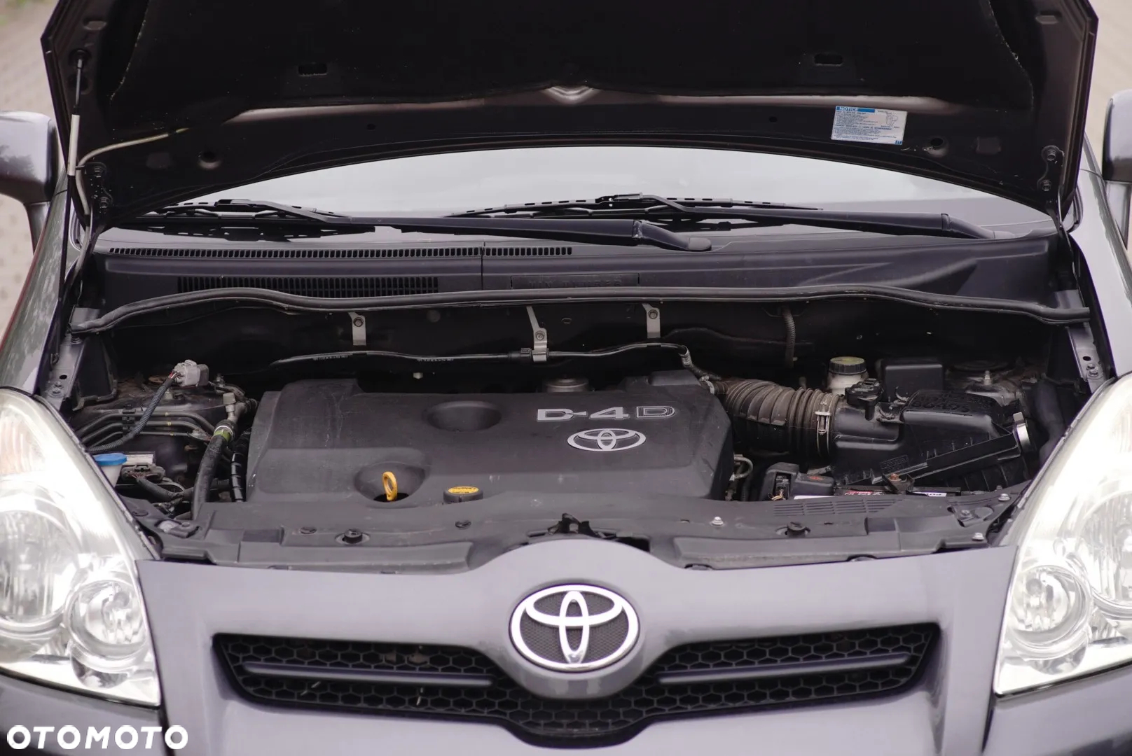 Toyota Corolla Verso 2.2 D-4D - 7