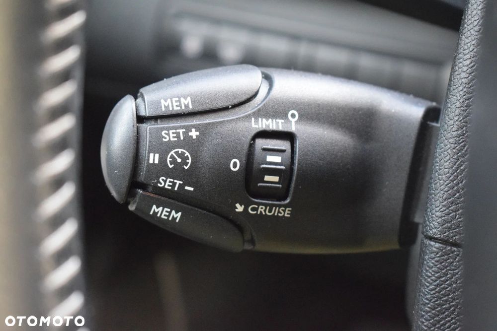 Peugeot 308 1.2 PureTech Allure S&S - 6