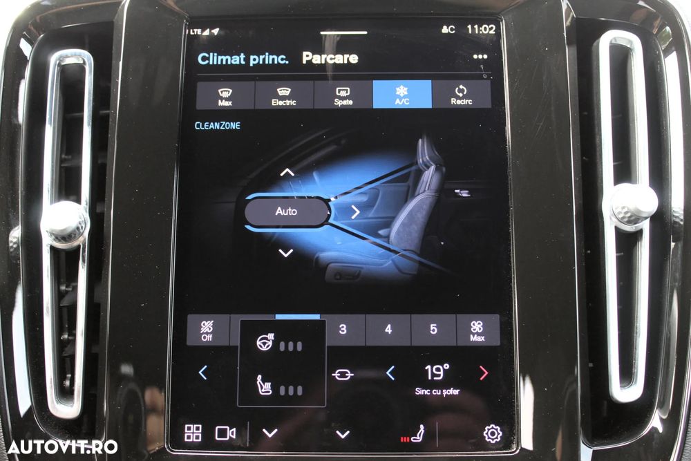 Volvo XC 40 B4 AT FWD MHEV Ultimate Dark - 26