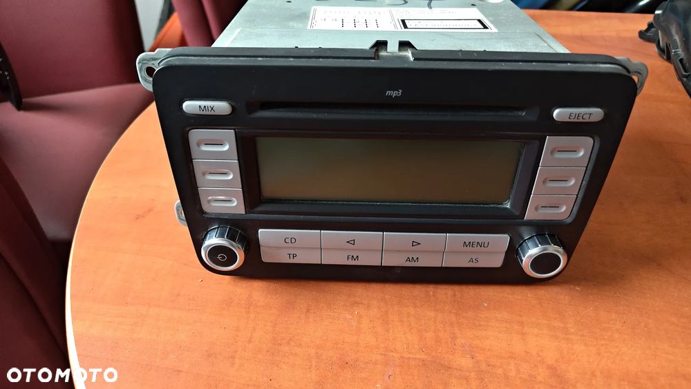 RADIO ODTWARZACZ CD MP3 VW 1K0035186AD - 1