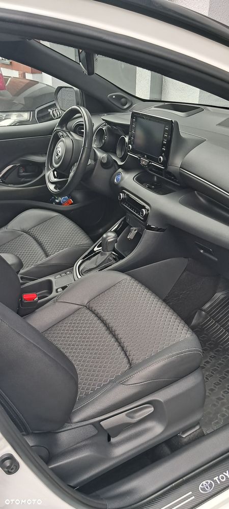 Toyota Yaris Hybrid 1.5 Selection Style - 30