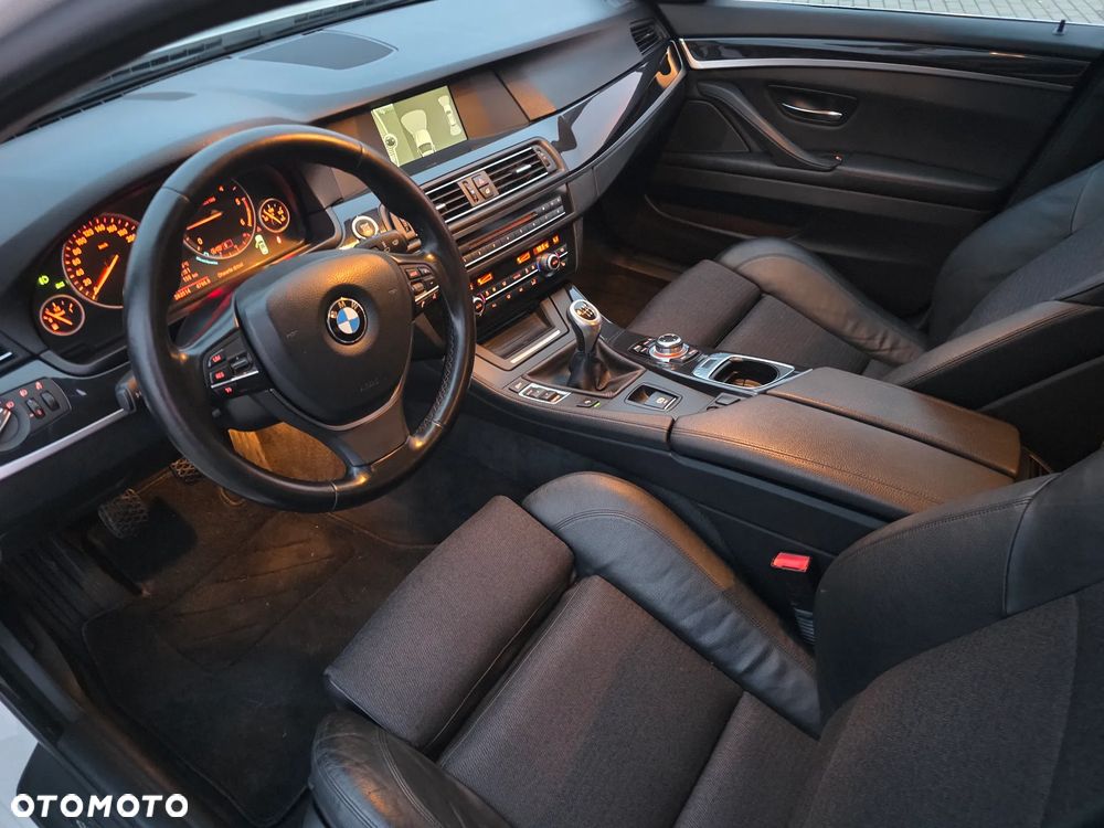 BMW Seria 5 - 24