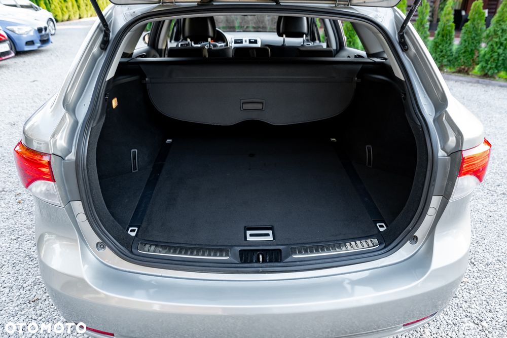 Toyota Avensis 1.8 Active - 21