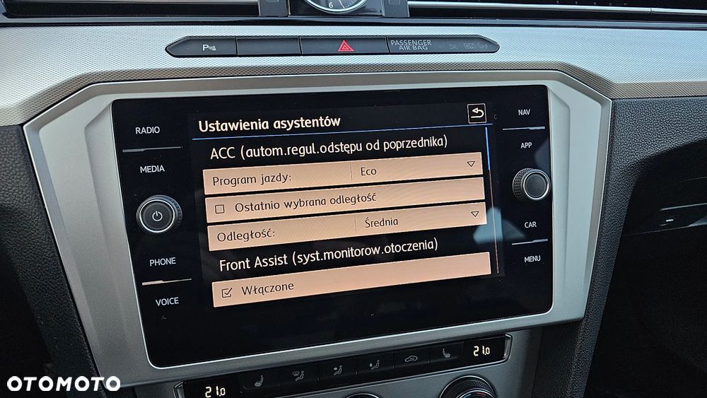 Volkswagen Passat 2.0 TDI SCR Comfortline - 15