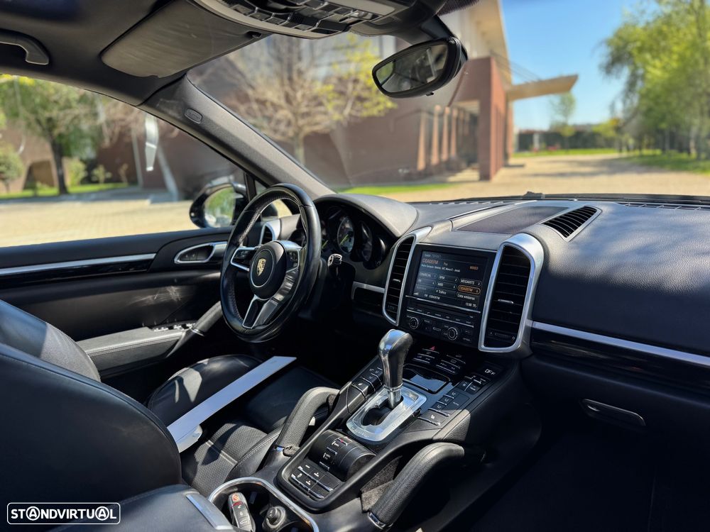 Porsche Cayenne S - 11