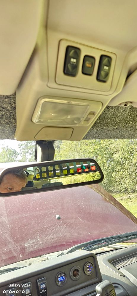 Land Rover Discovery - 24