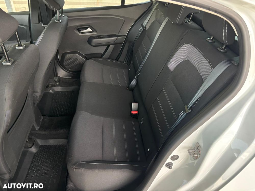 Dacia Logan TCe 90 Essential - 32