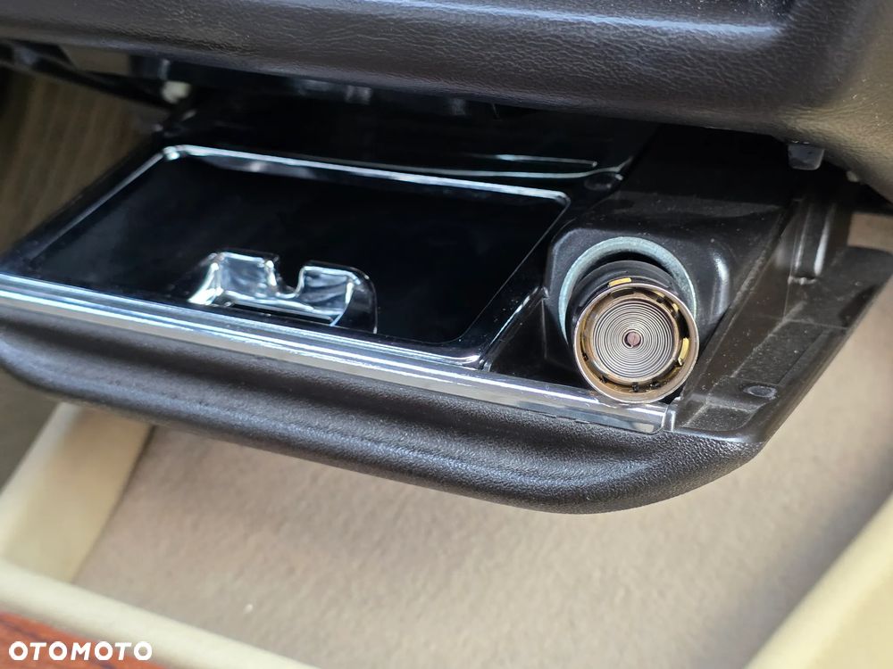 Mercedes-Benz W201 (190) - 30