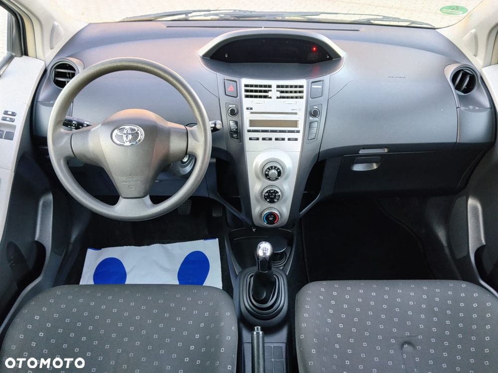 Toyota Yaris 2008 photo 4