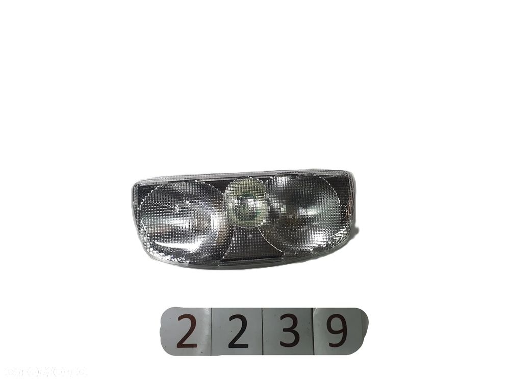 Lampka wewnętrzna oświetlenie kabiny Mercedes Actros 9438201201  A 943 820 12 01 - 1