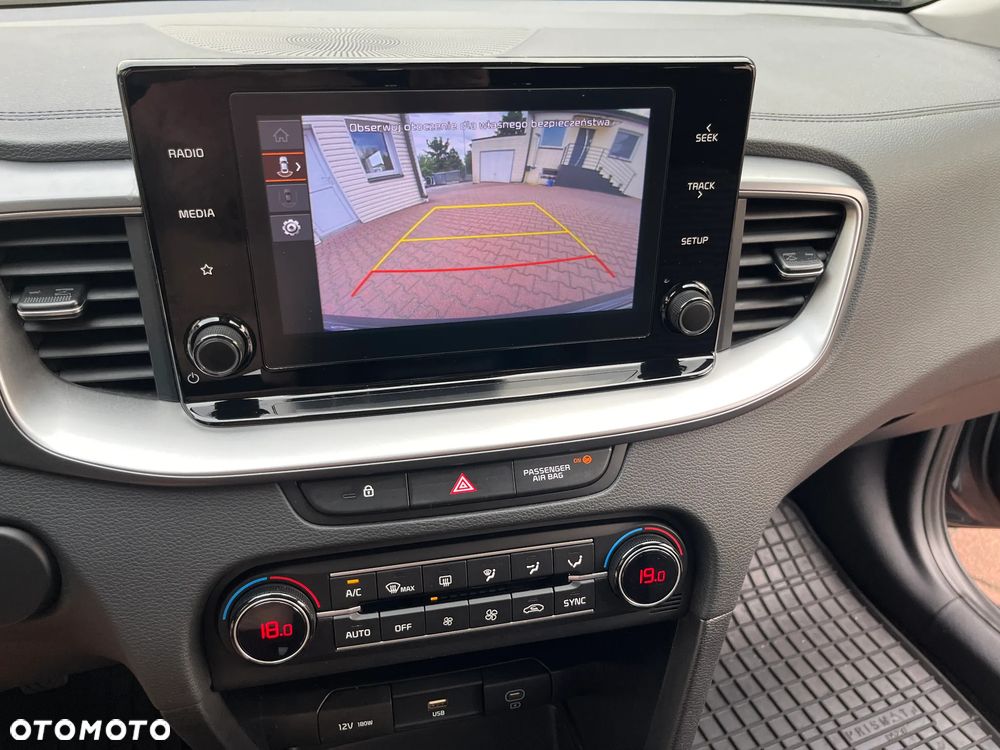Kia Ceed 1.5 T-GDI M - 11