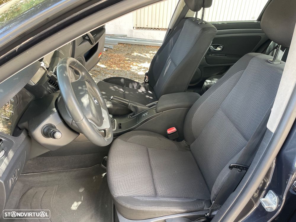 Renault Laguna dCi 110 FAP Emotion - 21