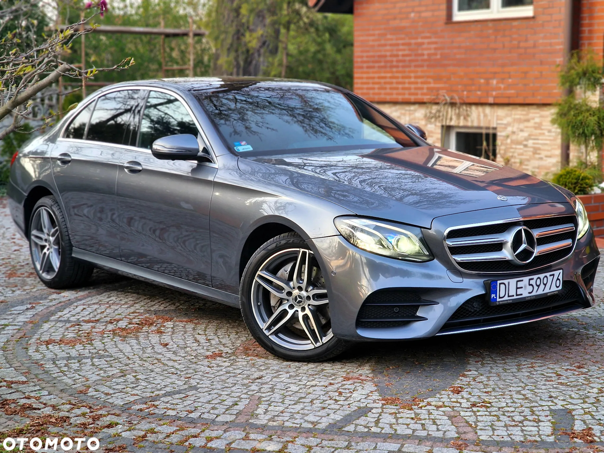 Mercedes-Benz Klasa E 220 d 4-Matic 9G-TRONIC - 38