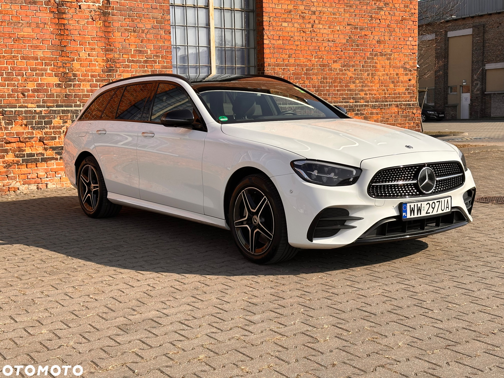 Mercedes-Benz Klasa E 300 de PHEV 4-Matic AMG 9G-Tronic - 4