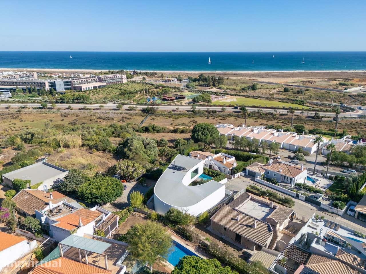 Exceptional contemporary villa with ocean views in Lagos - Grande imagem: 5/62