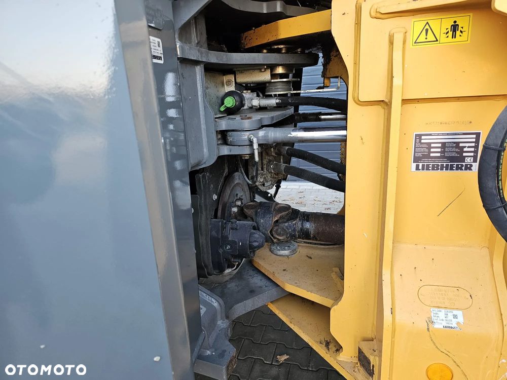 Liebherr L566 XPOWER - 9