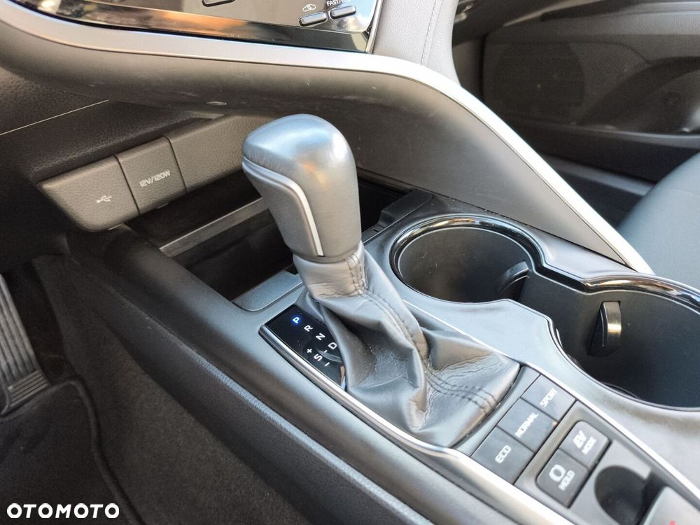 Toyota Camry 2.5 Hybrid Comfort CVT - 20