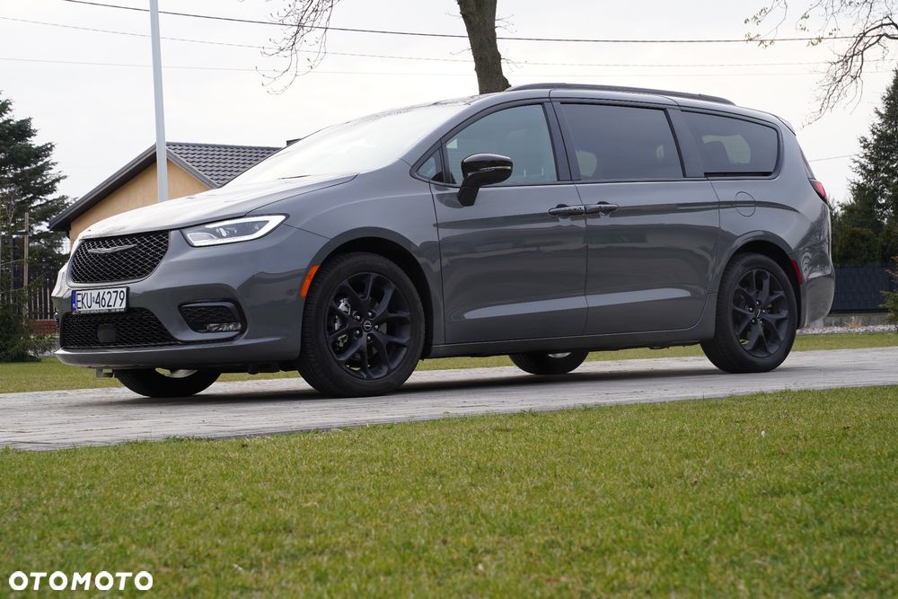 Chrysler Pacifica - 21