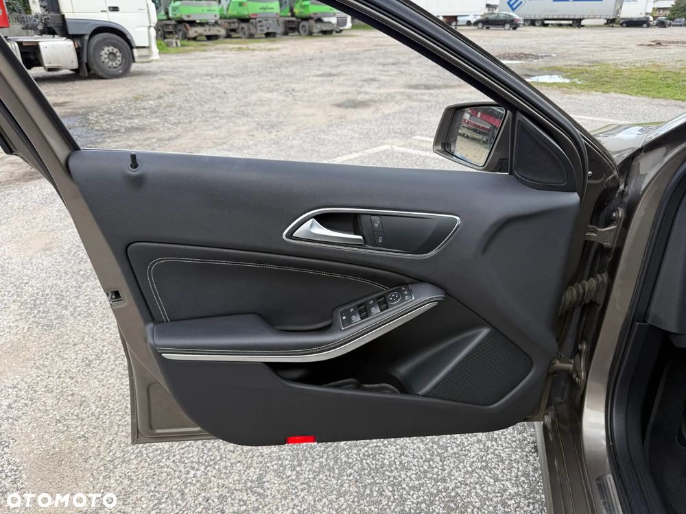 Mercedes-Benz Klasa A 180 (BlueEFFICIENCY) AMG Sport - 21