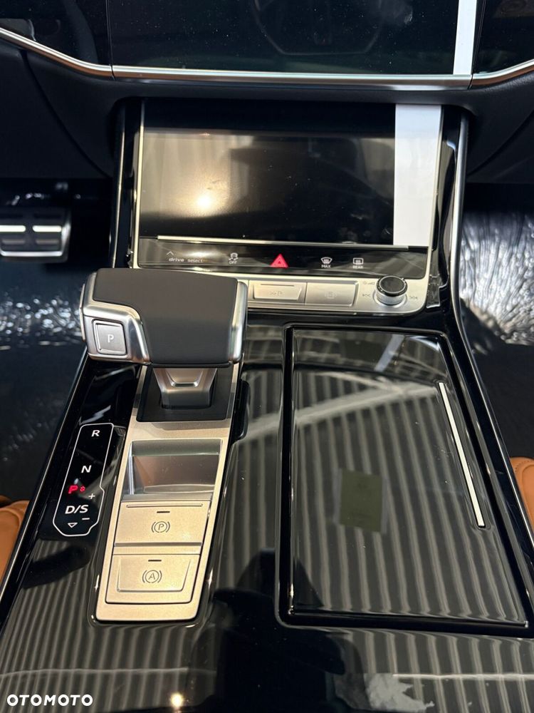 Audi A8 - 22