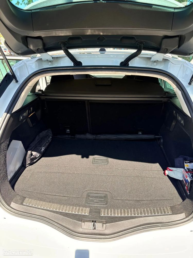 Renault Mégane Sport Tourer - 14