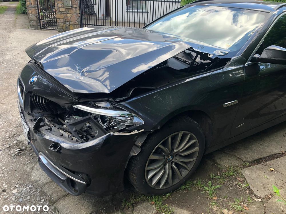 BMW Seria 5 520d xDrive - 12