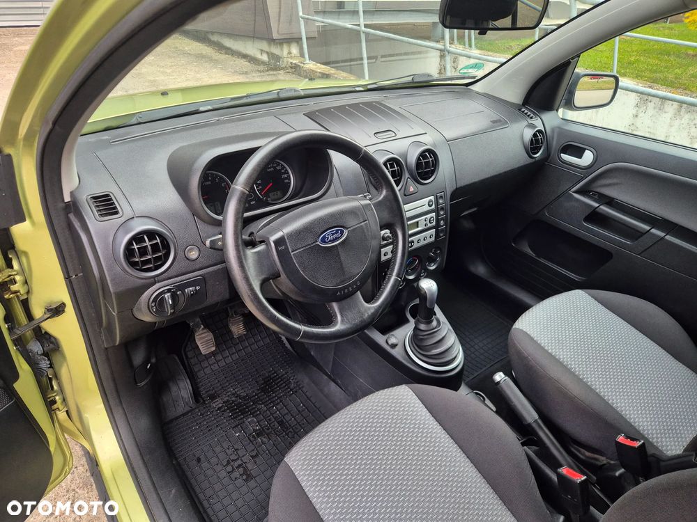 Ford Fusion 1.4 Ambiente - 23