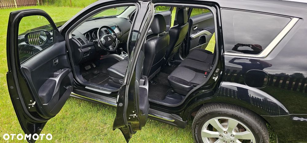 Mitsubishi Outlander 2.0 Intense NAVI 2WD EU5 CVT - 13
