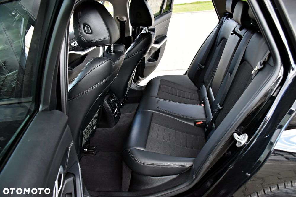 BMW Seria 3 320d Edition M Sport Shadow - 27