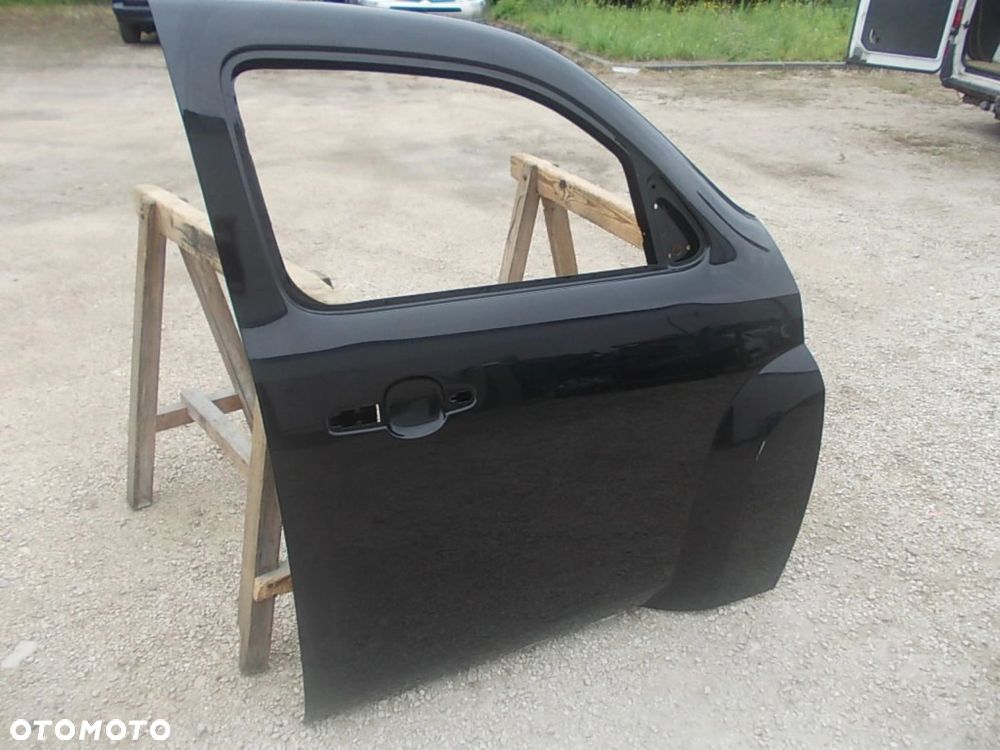 DRZWI PRZEDNIE PRAWE CHEVROLET HHR - 1