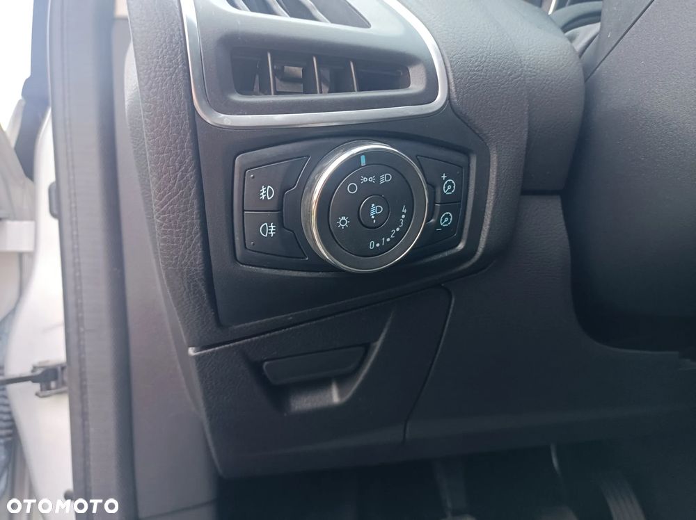 Ford Focus 1.6 TDCi DPF SYNC Edition - 17