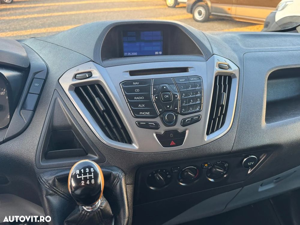 Ford TRANSIT CUSTOM - 13