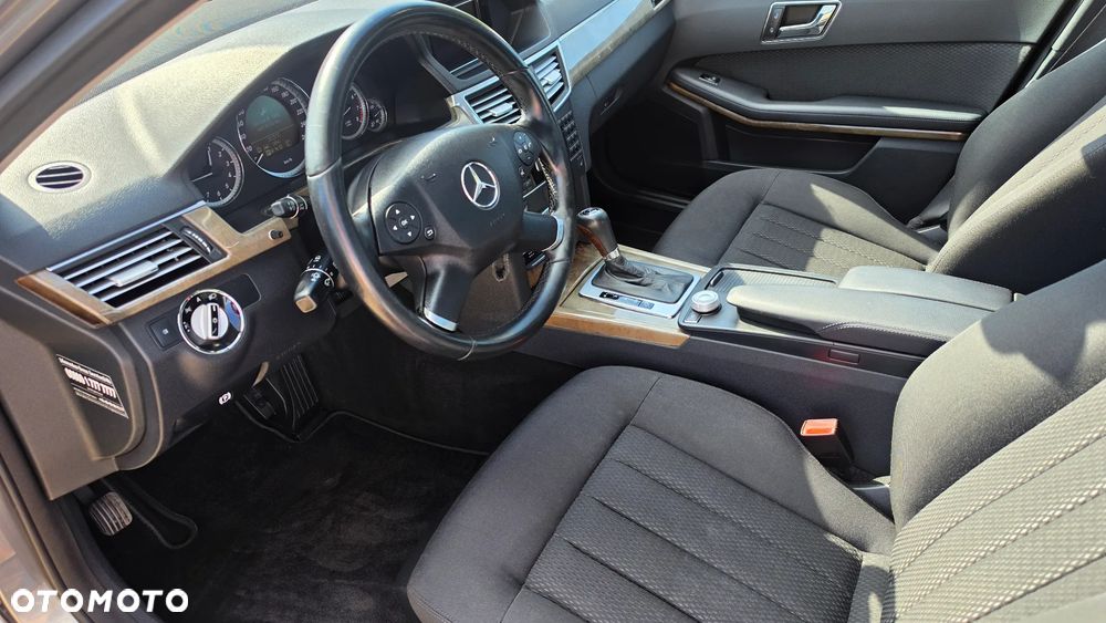 Mercedes-Benz Klasa E 250 CGI BlueEFFICIENCY 7G-TRONIC Elegance - 10
