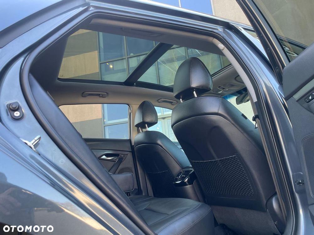 Hyundai i40 Kombi blue 1.7 CRDi DCT Premium - 25