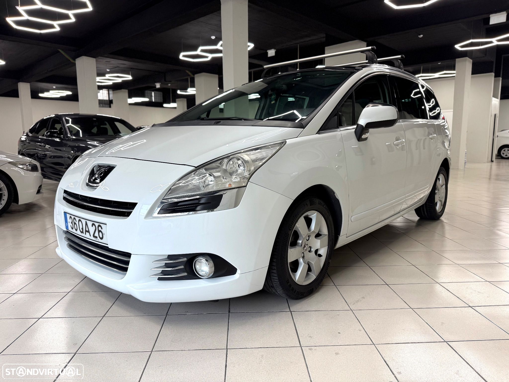Peugeot 5008 1.6 E-HDi 7L Allure 2-Tronic - 1