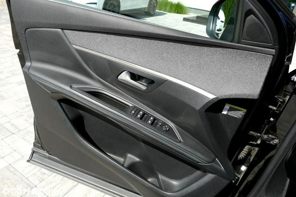 Peugeot 3008 1.2 PureTech GT S&S EAT8 - 23