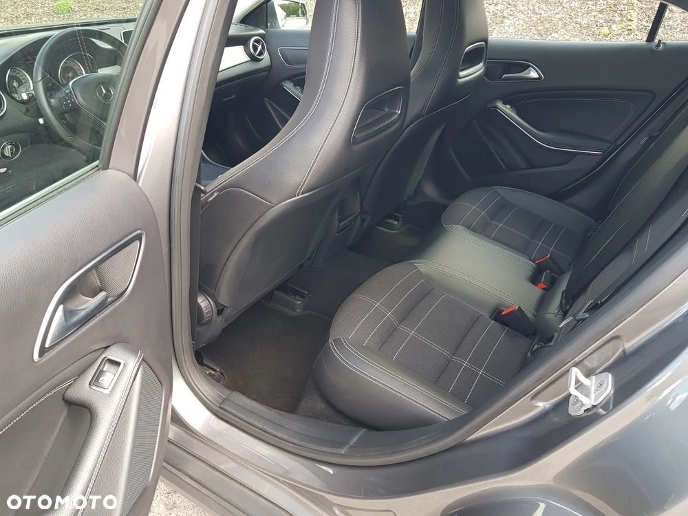 Mercedes-Benz GLA 220 CDI 4Matic 7G-DCT Style - 16