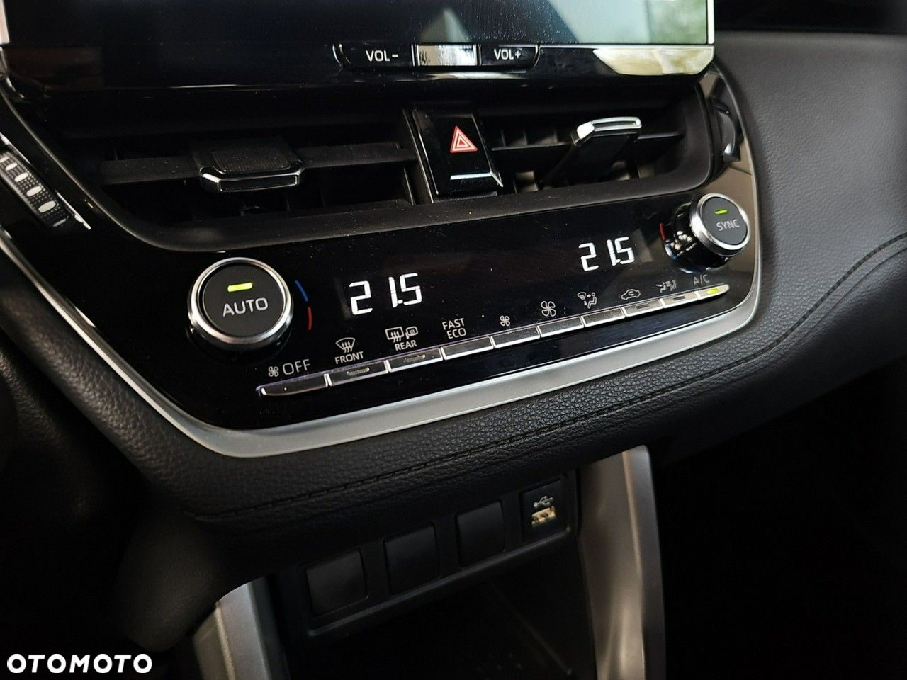 Toyota Corolla Cross - 18