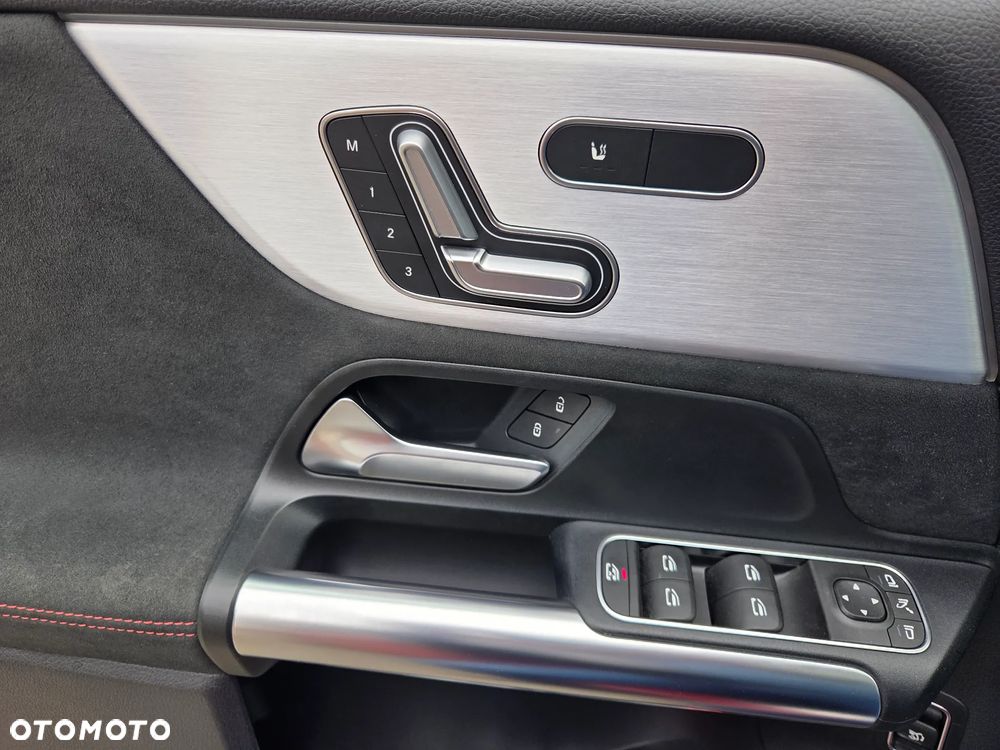 Mercedes-Benz Klasa B 220 4-Matic AMG Line 7G-DCT - 14
