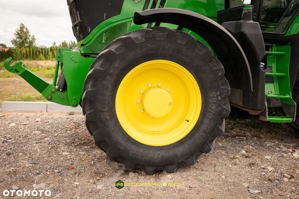 John Deere 6215R - 14